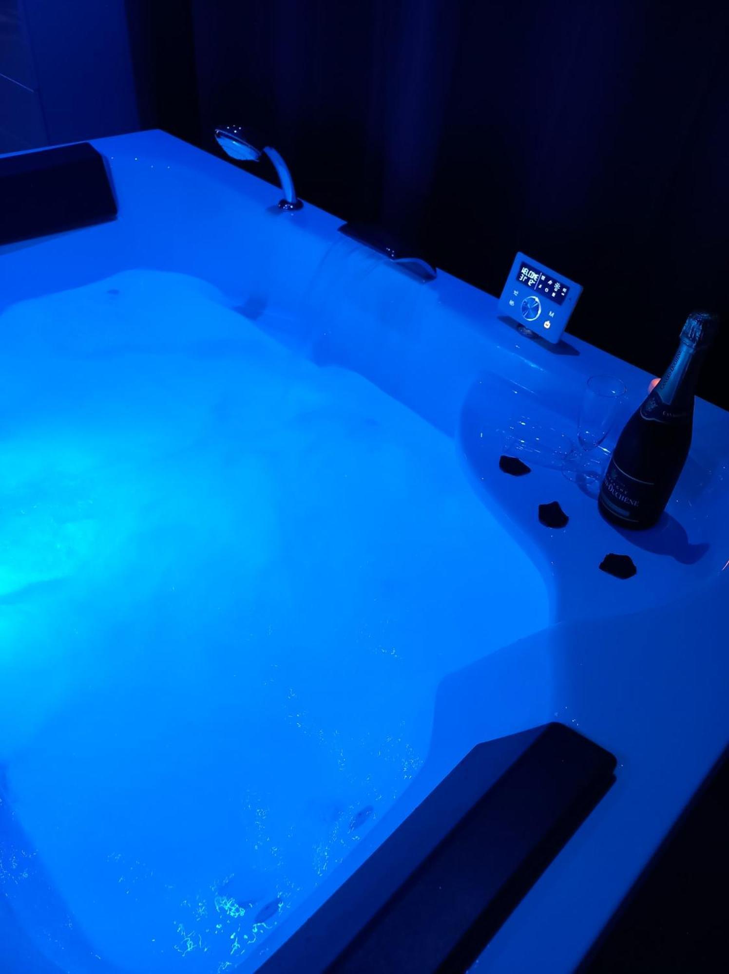 Gites & Spa Du Bien-Etre - Spa Privatif Courgains Dış mekan fotoğraf